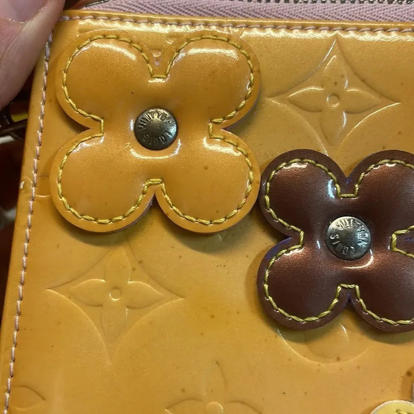 Louis Vuitton Lexington Fleurs Vernis Pochette vintage woman’s purse - Picture 16 of 16